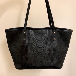 GiGi New York Black Leather Purse